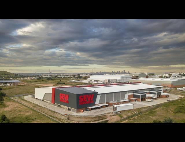 26,999M² WAREHOUSE TO LET IN AEROTON